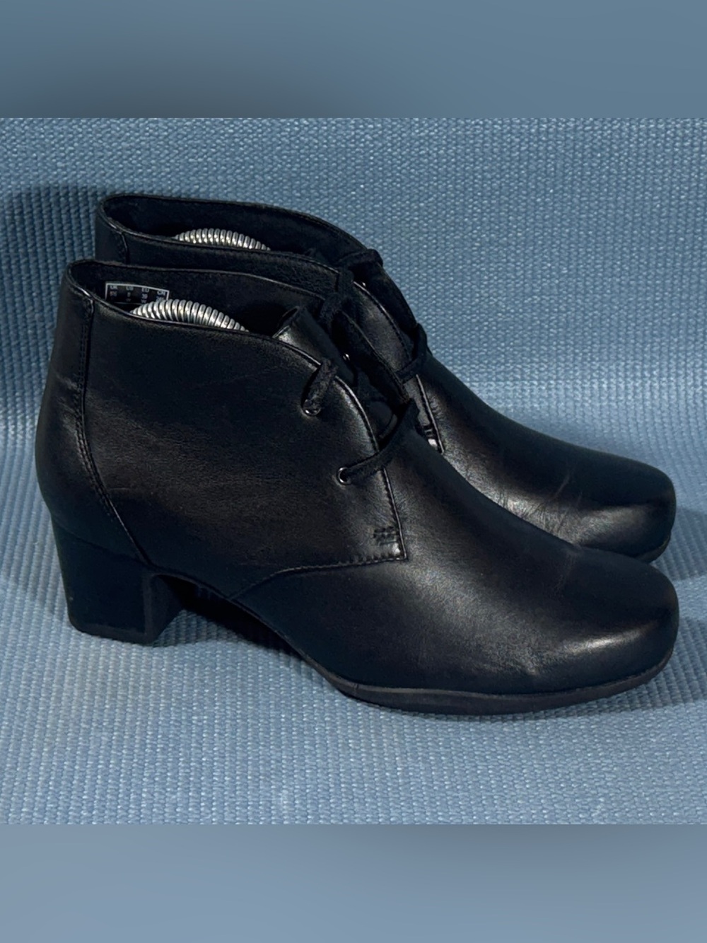 Clarks Un Damson Tie Black Leather Ankle Boots Women’s Size 8 Wide